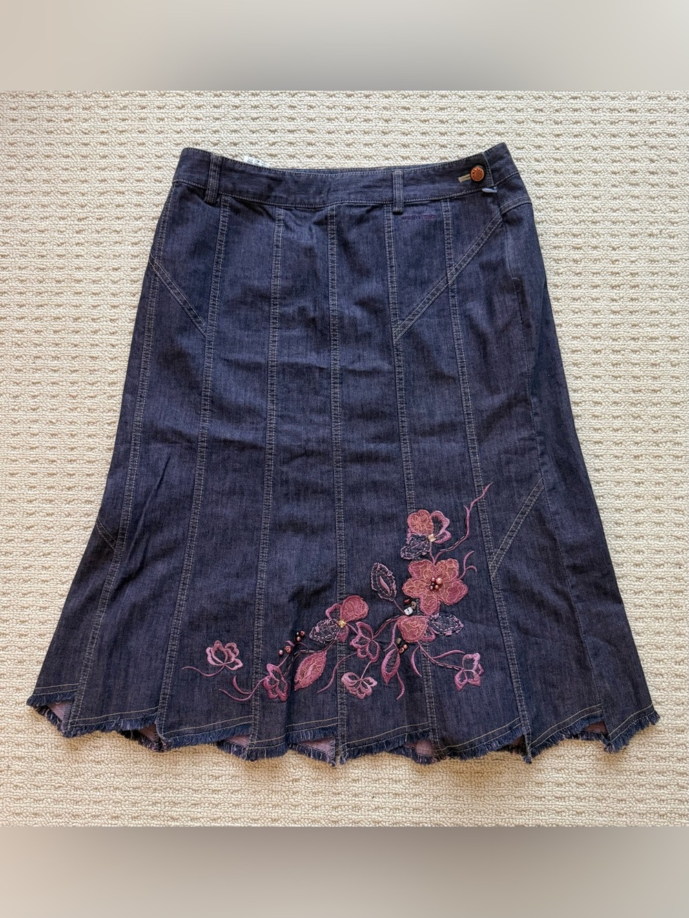 White Horse Dark Wash Denim A-Line Midi Skirt Embroidered Floral Size L